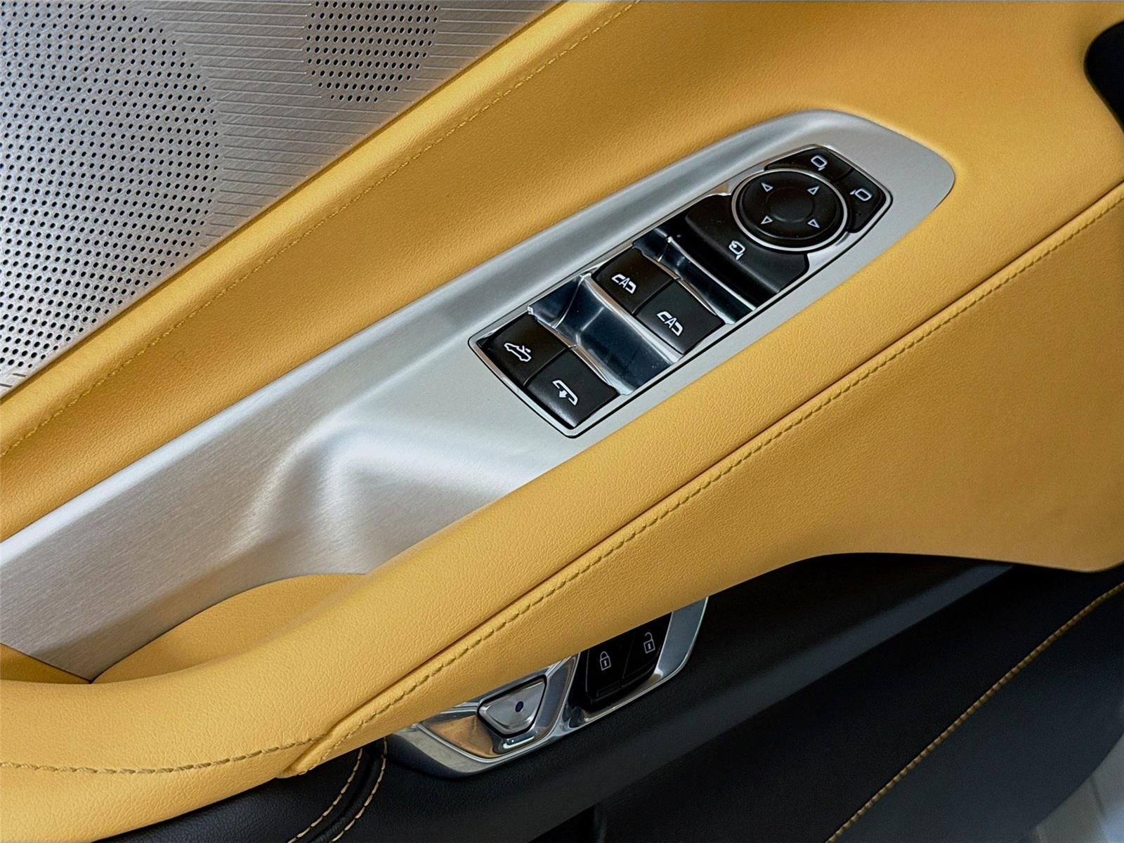 2021 Chevrolet Corvette Stingray 2LT photo 17