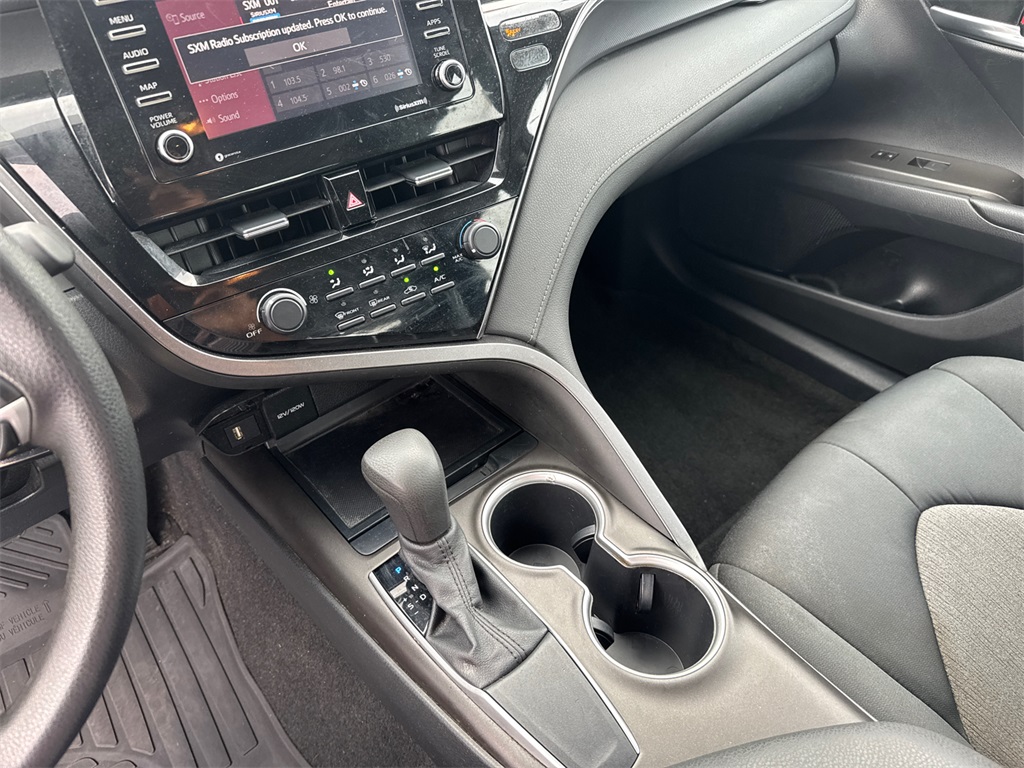 2021 Toyota Camry LE photo 28
