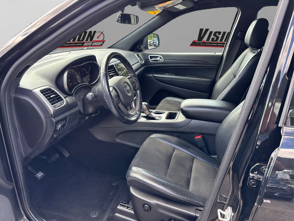 2021 Jeep Grand Cherokee Laredo X photo 9
