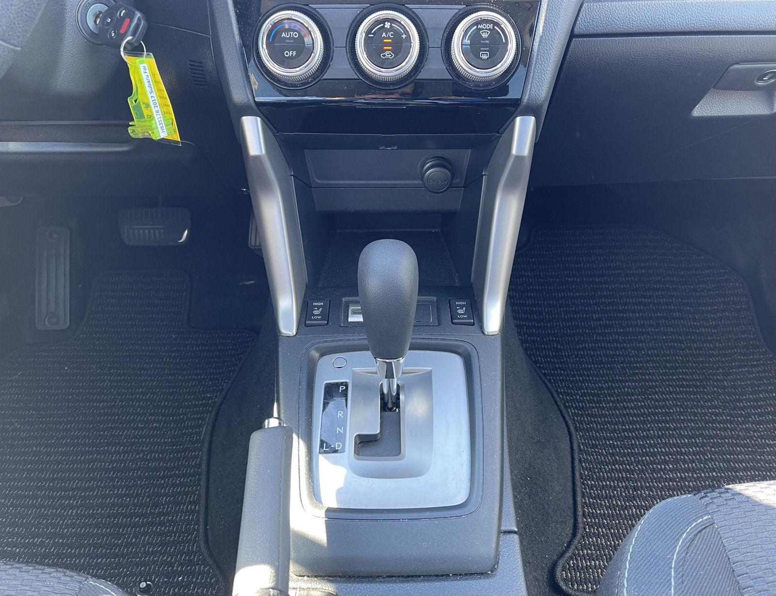 2017 Subaru Forester Premium photo 7