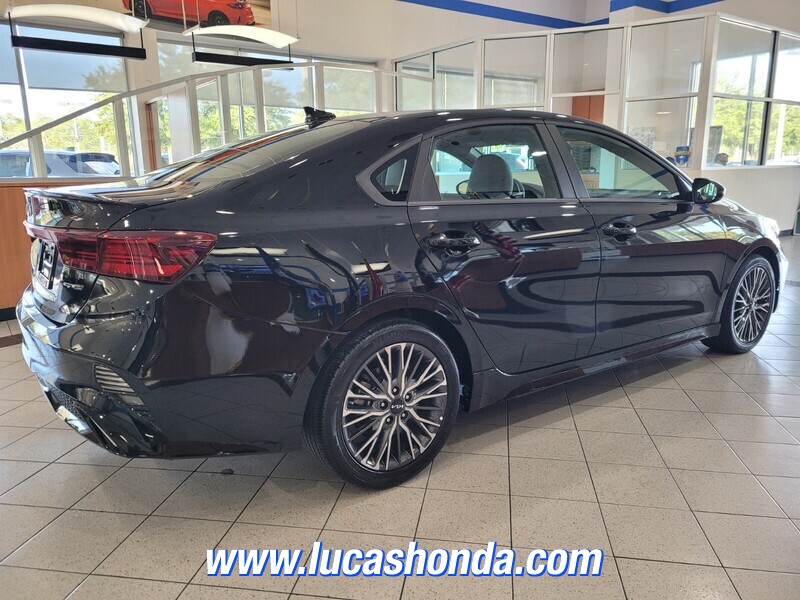 2023 Kia Forte GT-Line photo 4