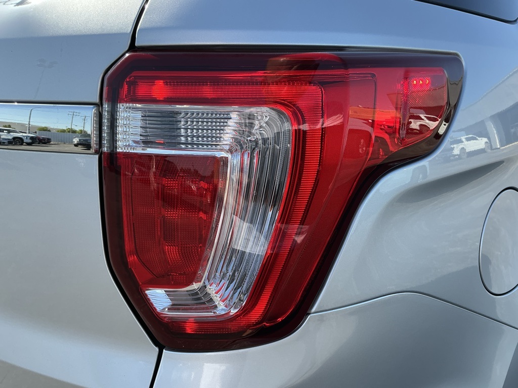2018 Ford Explorer Limited photo 17