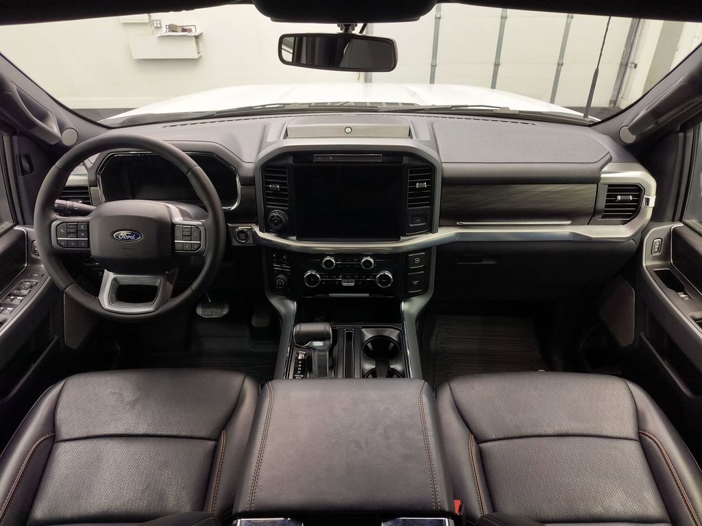 2025 Ford F-150 Lariat photo 12