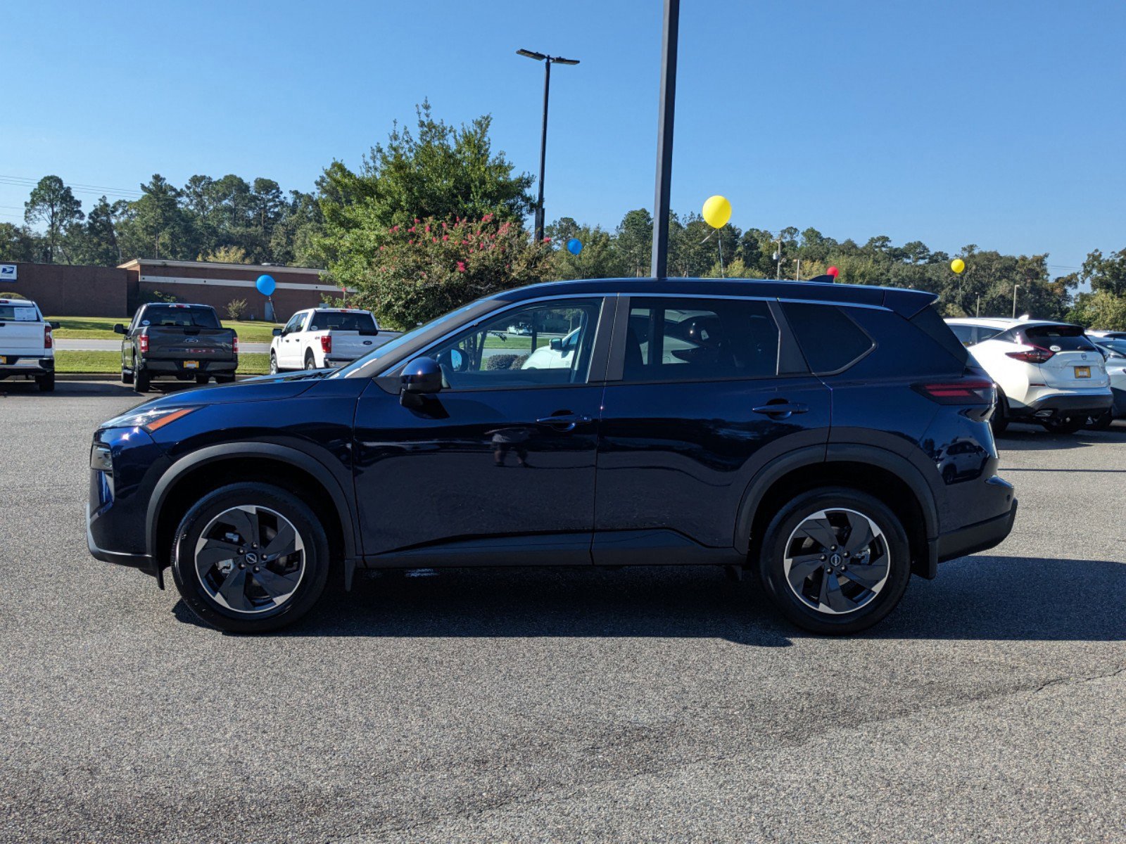 2026 Nissan Rogue SV photo 7
