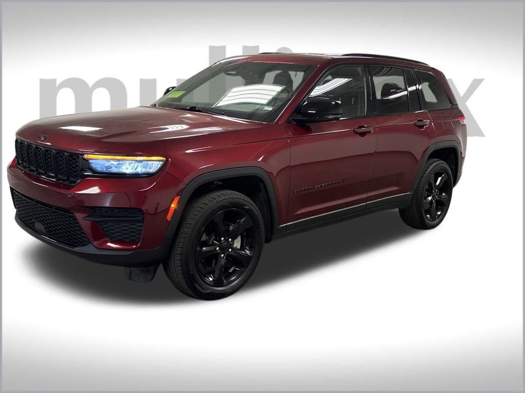 2023 Jeep Grand Cherokee Altitude photo 2