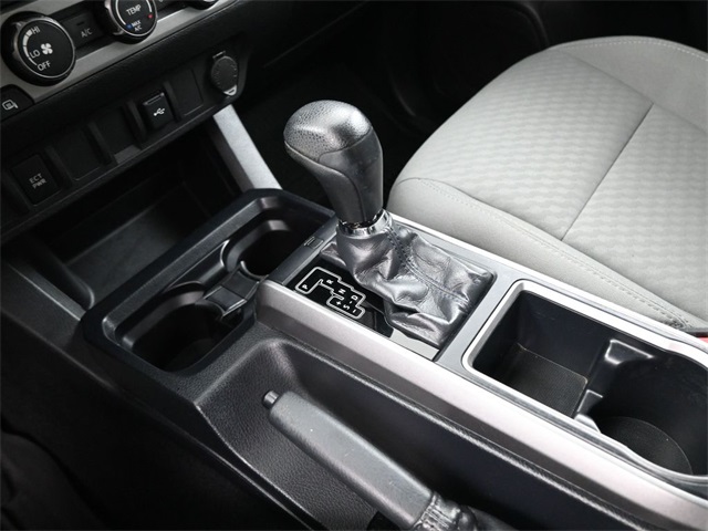 2020 Toyota Tacoma SR5 photo 25