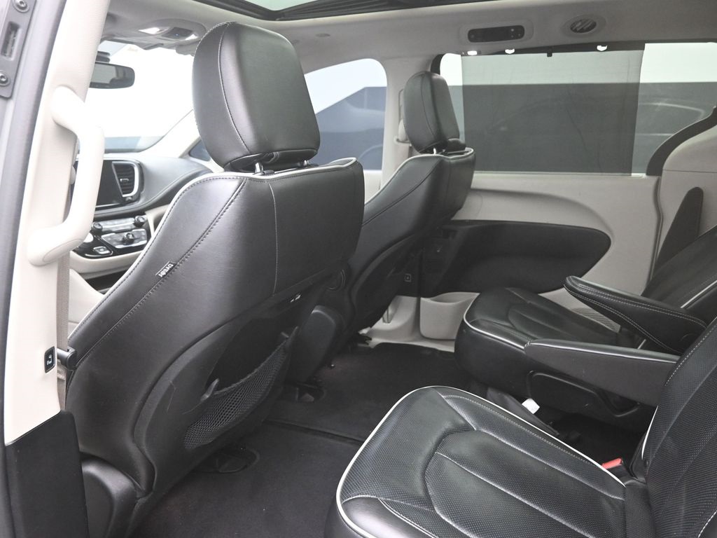 2022 Chrysler Pacifica Limited photo 21
