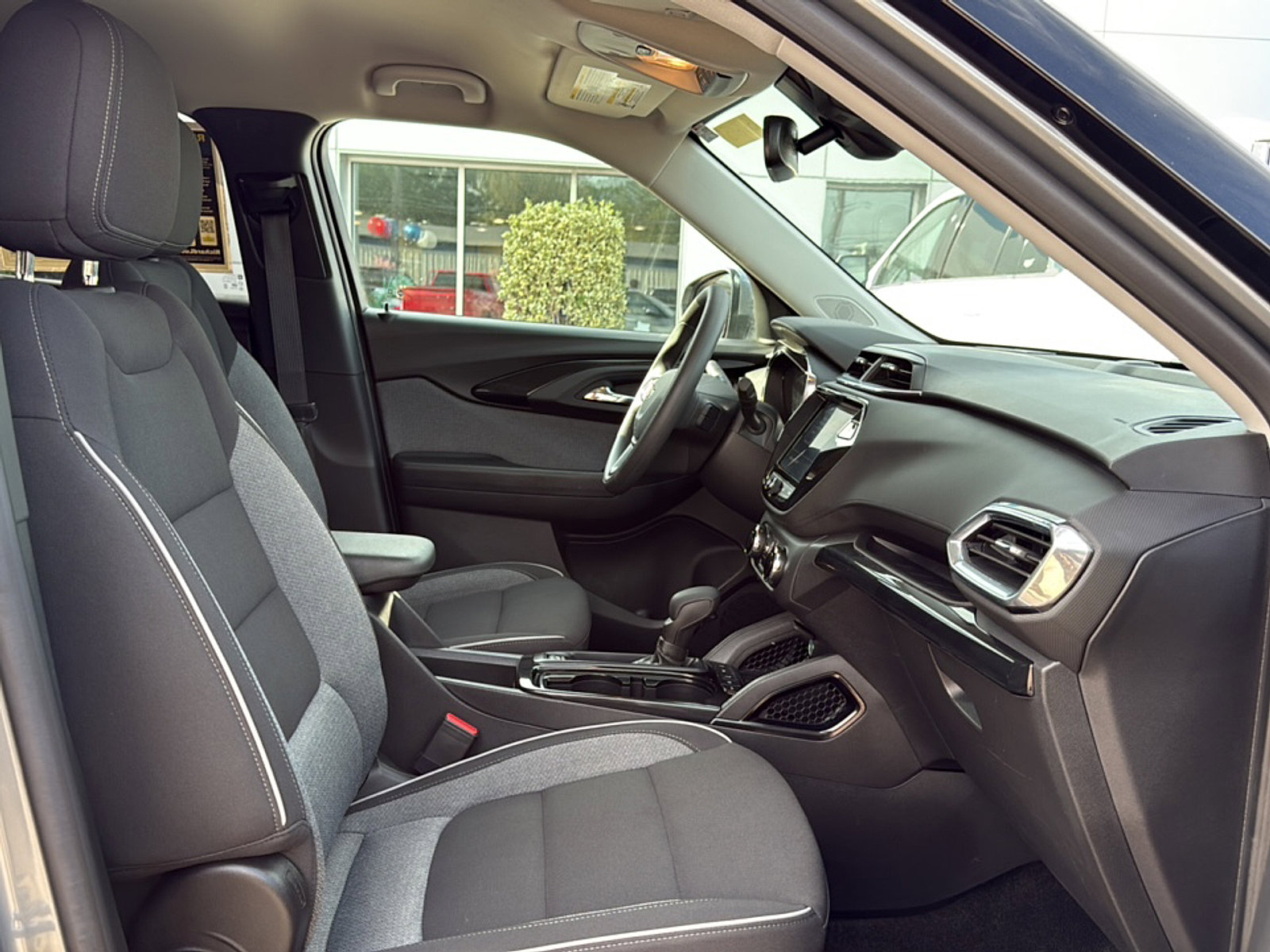2023 Chevrolet Trailblazer LT photo 16