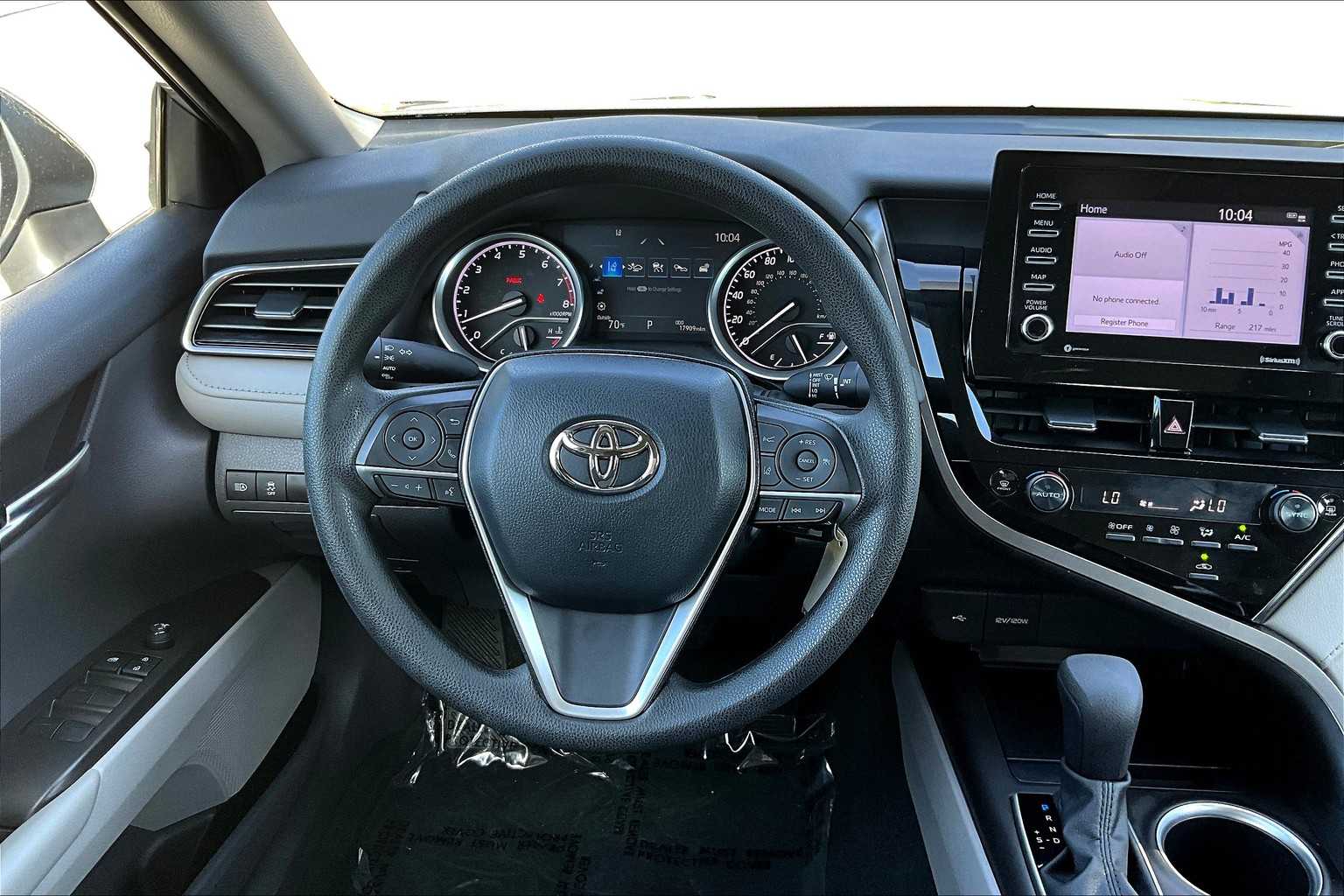 2023 Toyota Camry LE photo 5