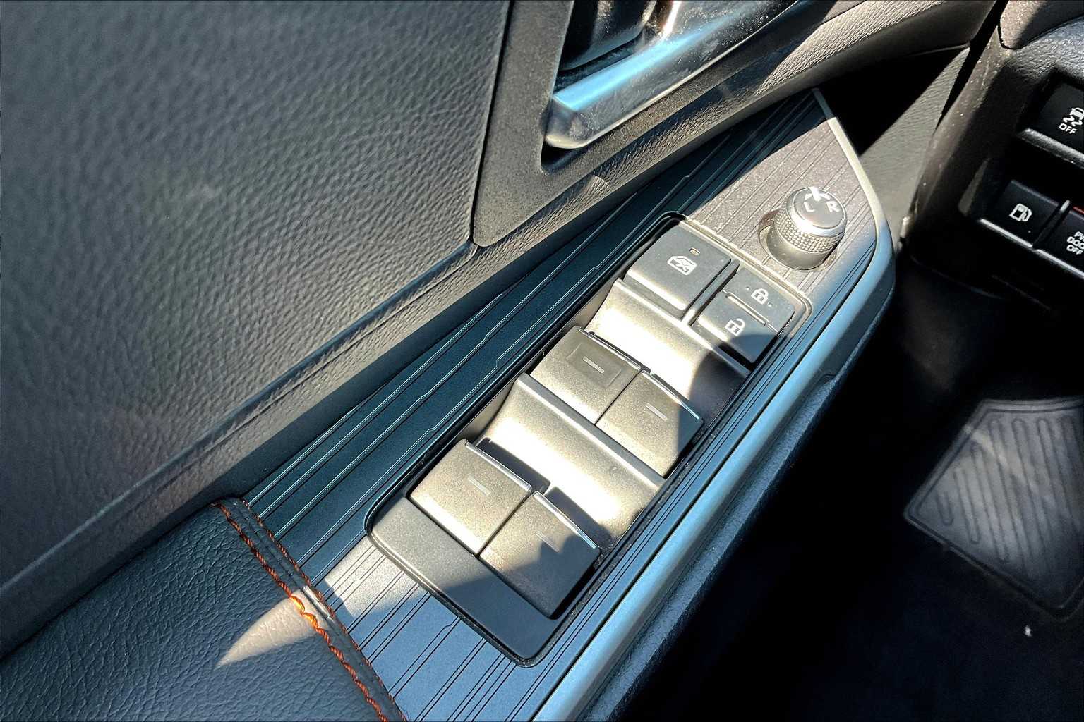 2021 Toyota Sienna XSE photo 29
