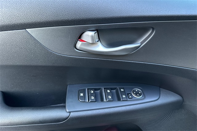 2020 Kia Forte FE LXS photo 10