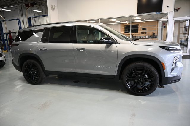 2026 Chevrolet Traverse photo 4