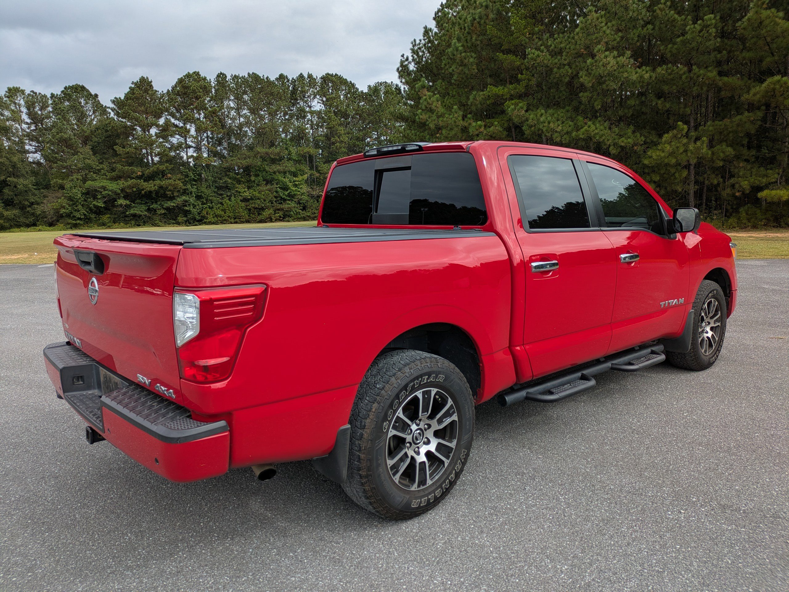2021 Nissan Titan SV photo 3