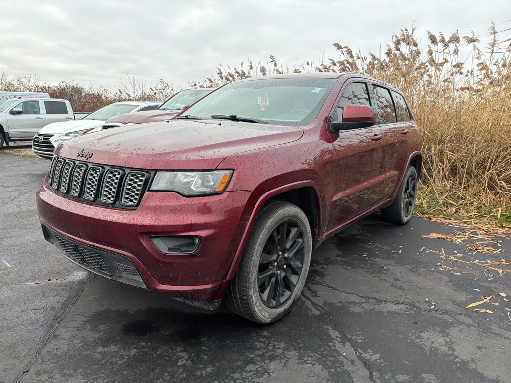2017 Jeep Grand Cherokee Altitude photo 2