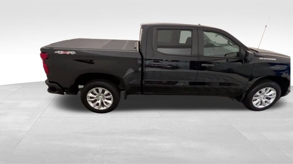 2024 Chevrolet Silverado 1500 Custom photo 10