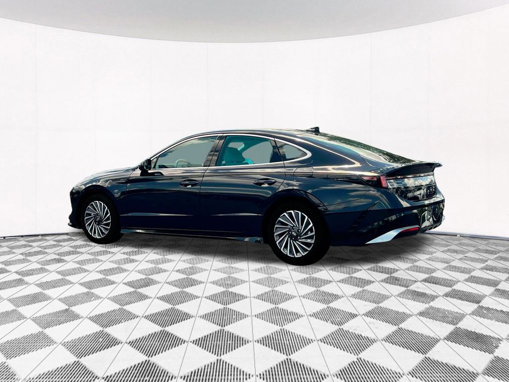 2025 Hyundai Sonata Hybrid SEL photo 4