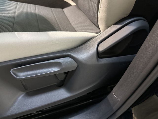 2025 Volkswagen Taos S photo 14