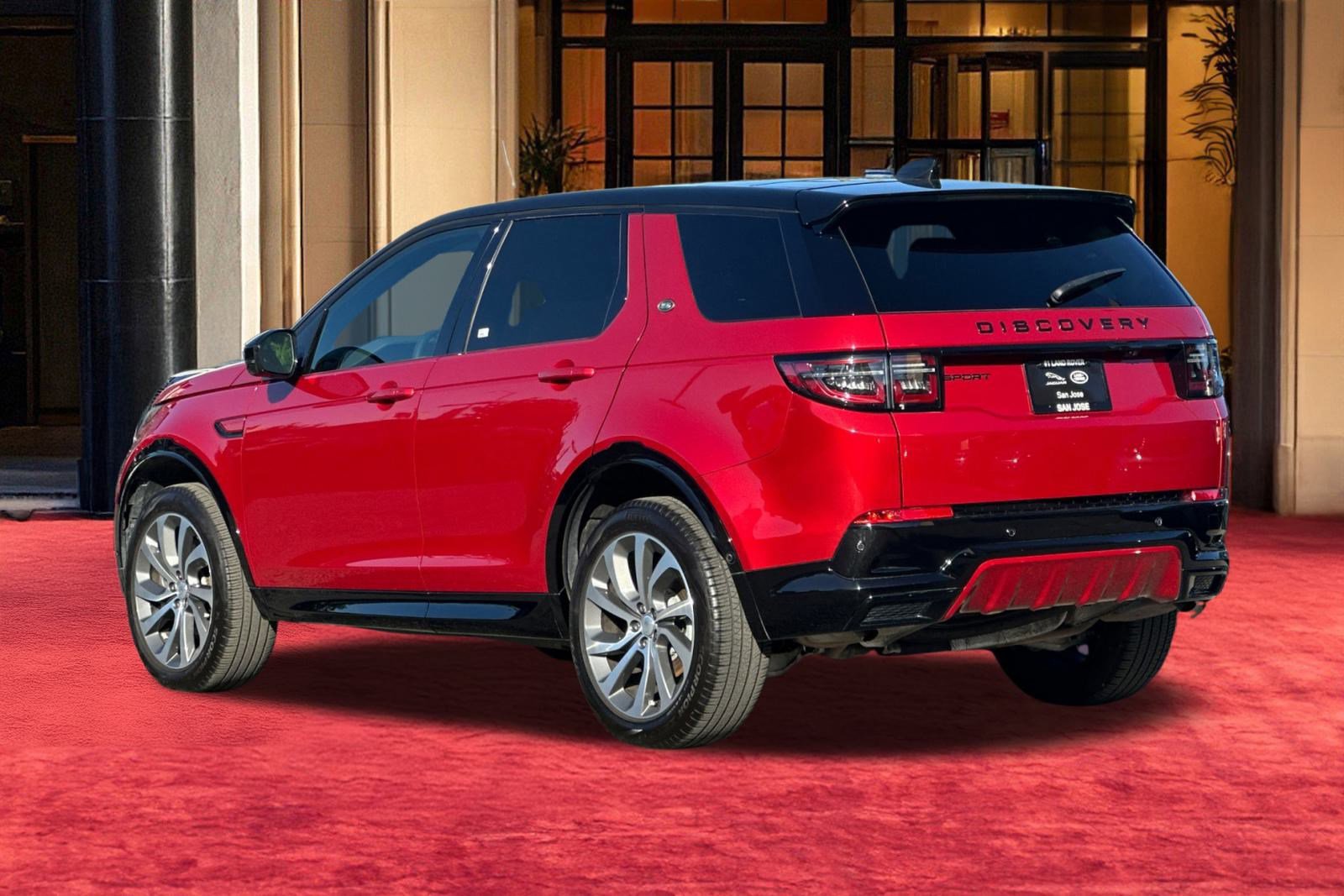 2024 Land Rover Discovery Sport Dynamic SE photo 3