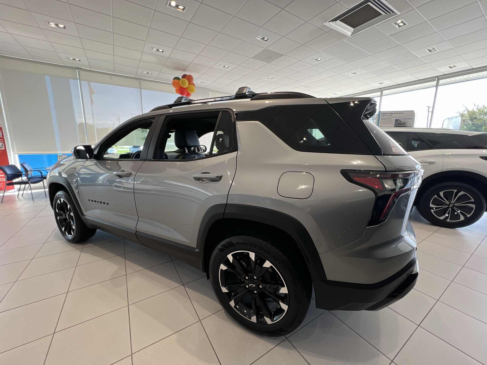 2025 Chevrolet Equinox RS photo 2