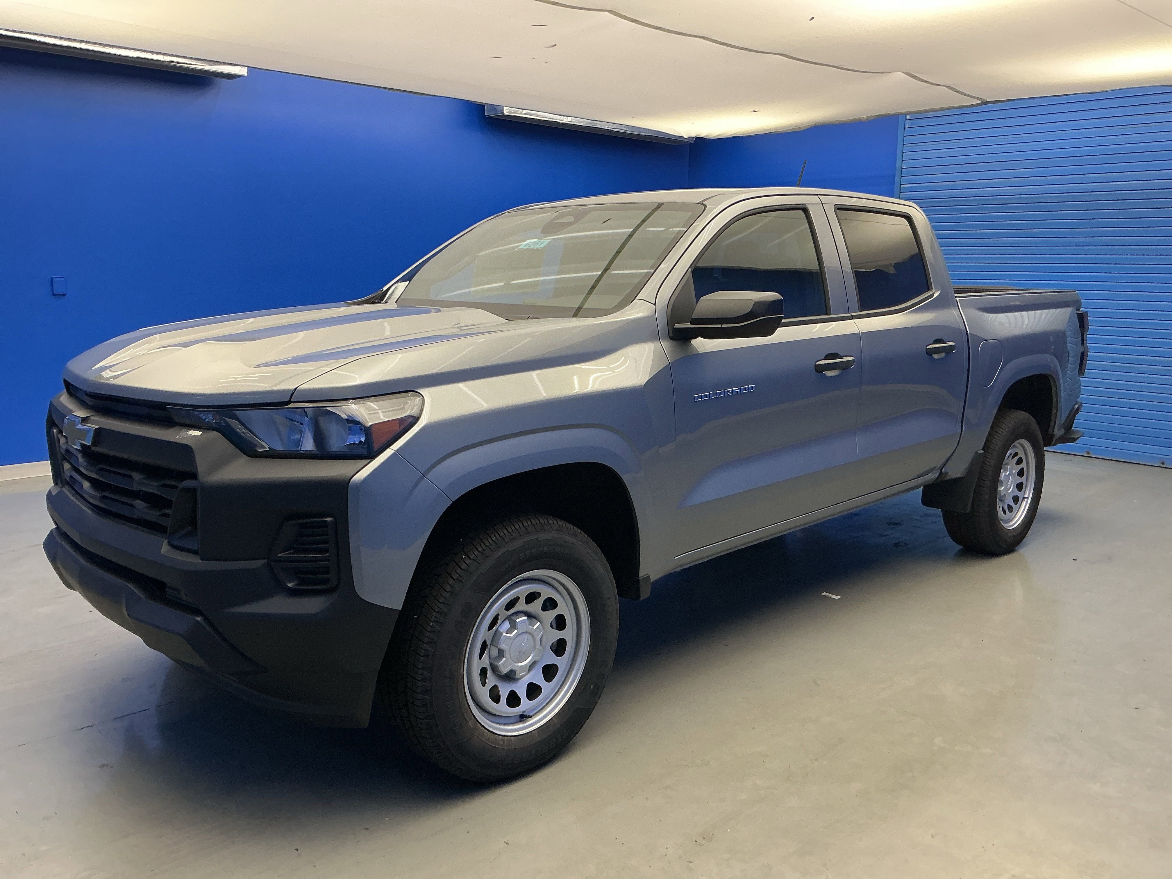 2025 Chevrolet Colorado LT photo 3