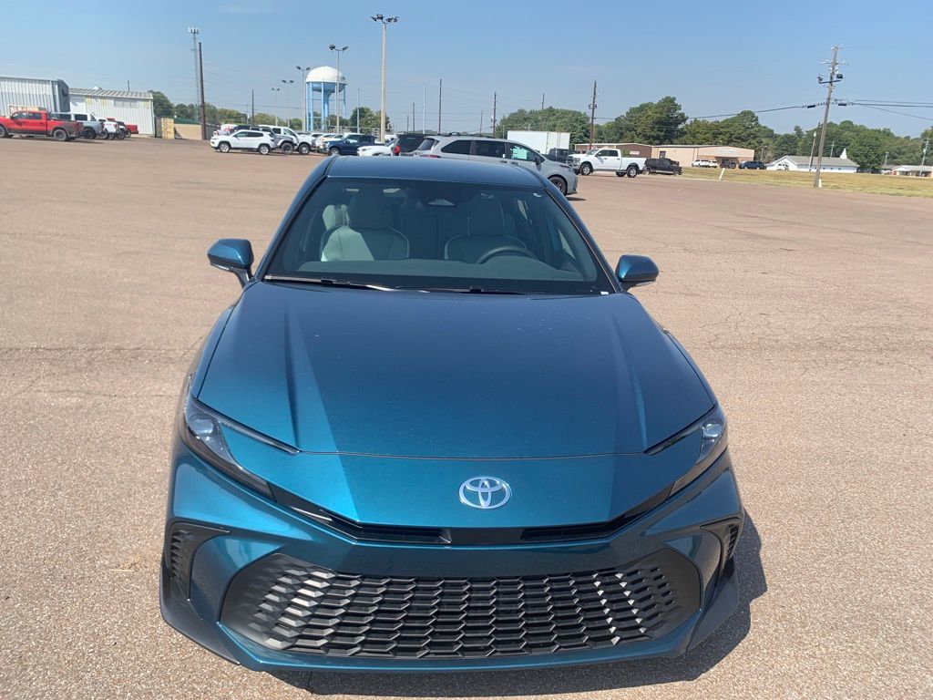 2026 Toyota Camry SE photo 2