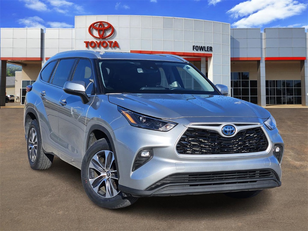 2023 Toyota Highlander XLE's photo