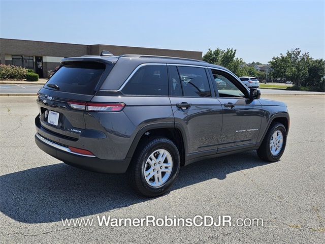2025 Jeep Grand Cherokee Laredo photo 13