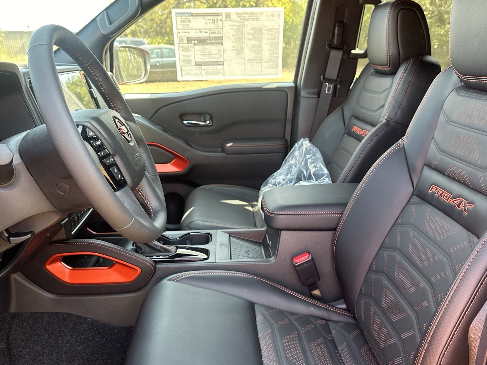 2025 Nissan Frontier Crew Cab PRO-4X photo 4