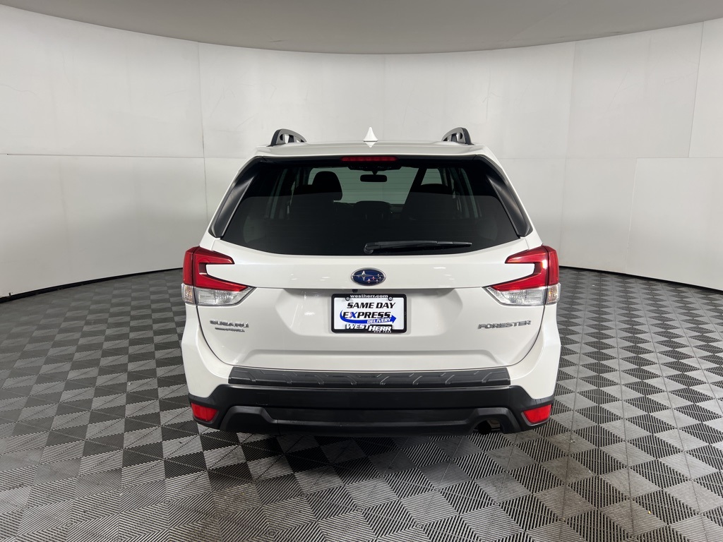 2022 Subaru Forester Premium photo 9