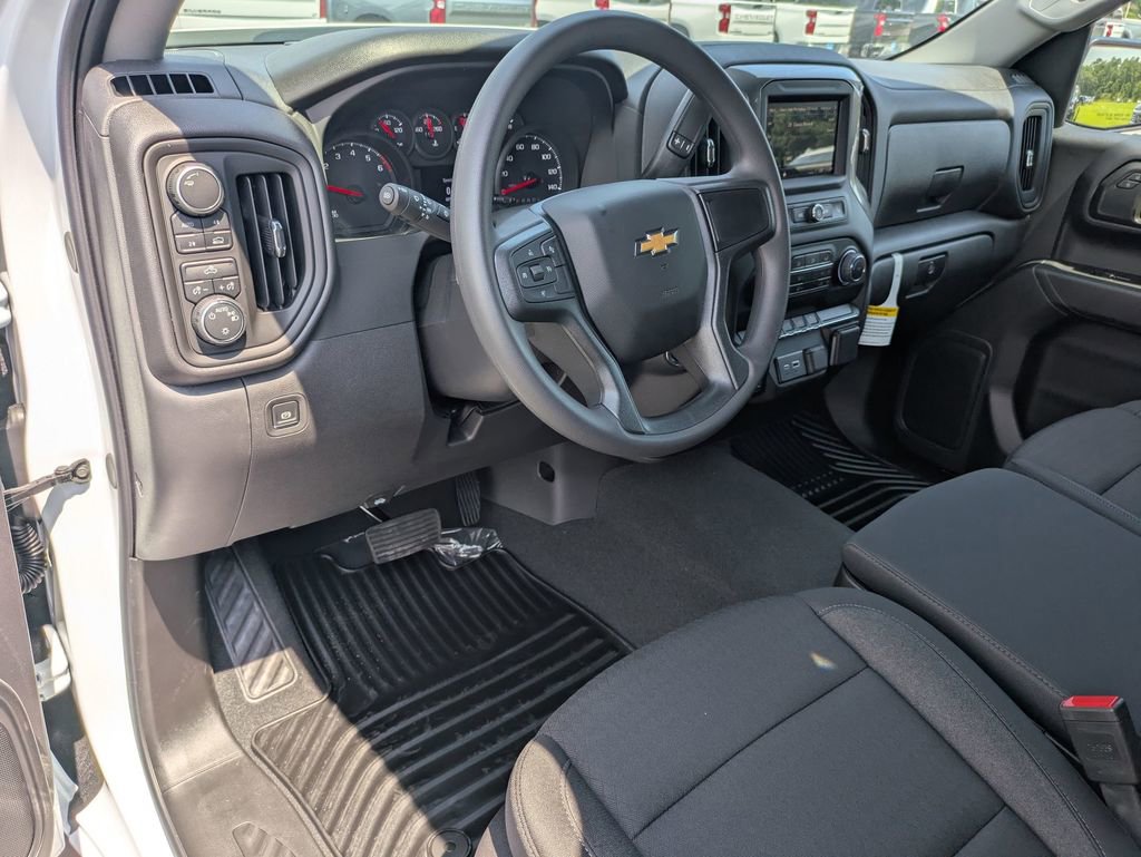 2025 Chevrolet Silverado 1500 Custom photo 11