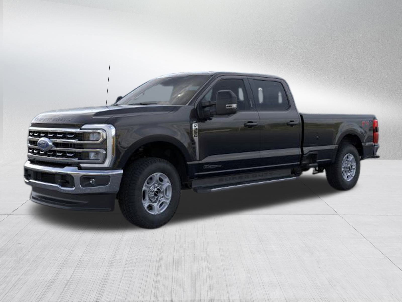 2026 Ford F-350 XLT photo 4
