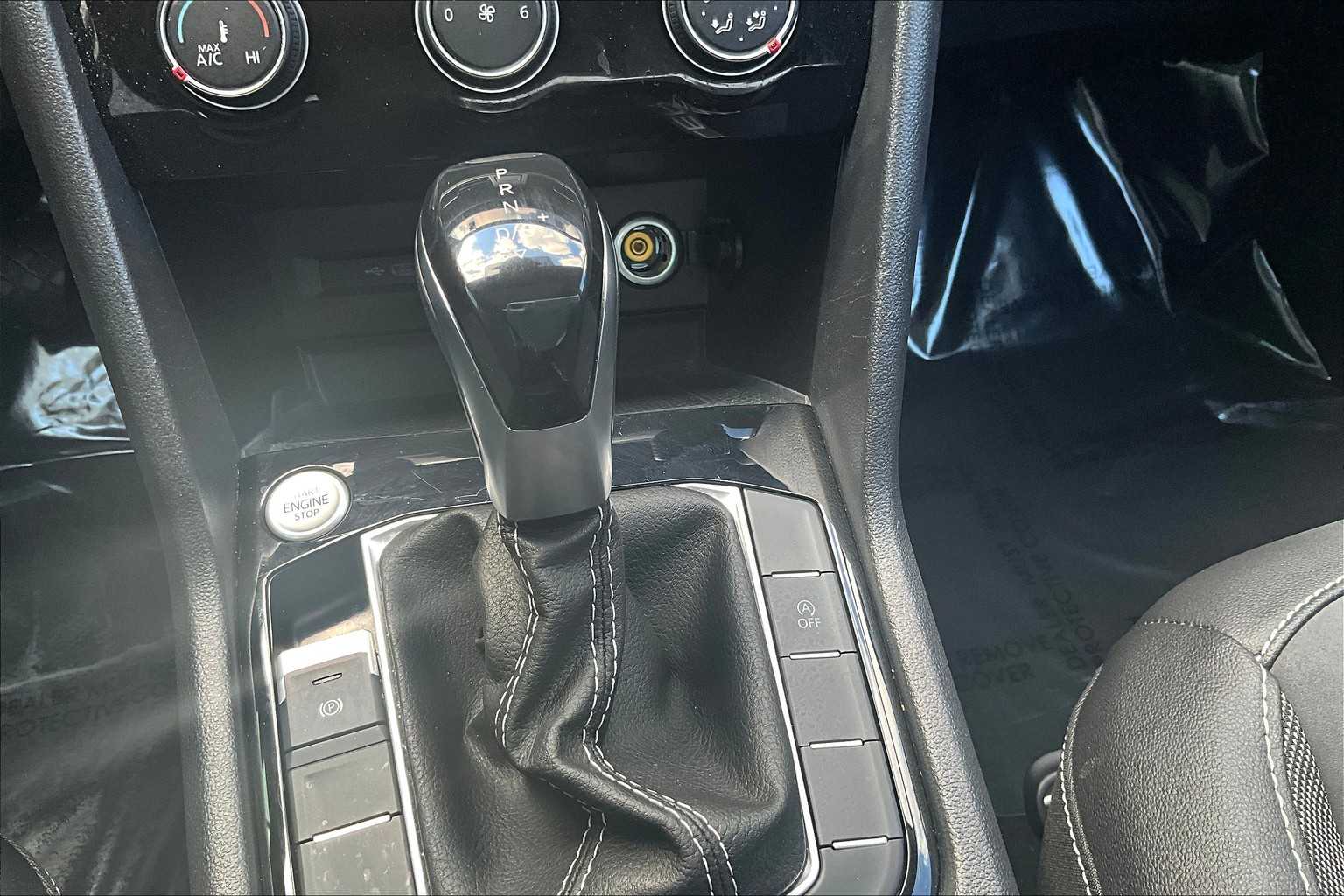 2023 Volkswagen Taos SE photo 14