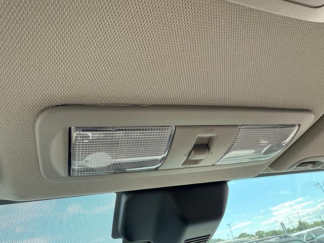 2025 Nissan Frontier SV photo 27