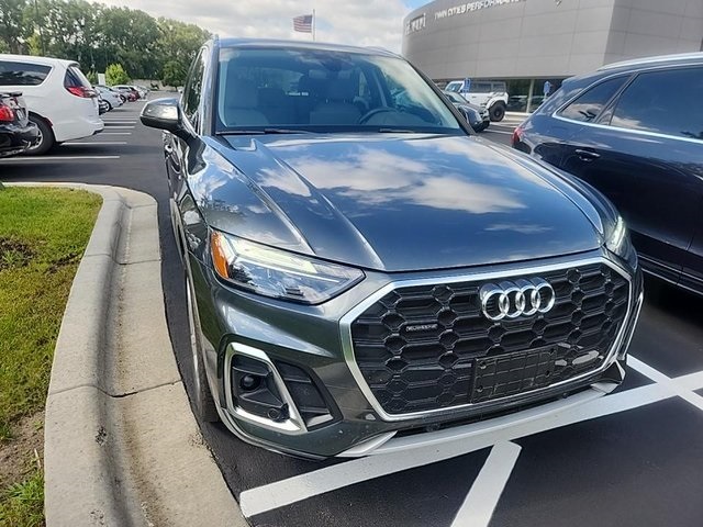 2023 Audi Q5 45 S line Premium Plus photo 2