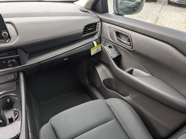 2025 Nissan Rogue S photo 12