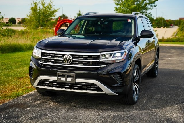 2022 Volkswagen Atlas SEL photo 3