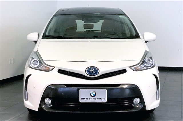 2017 Toyota Prius V Two photo 3