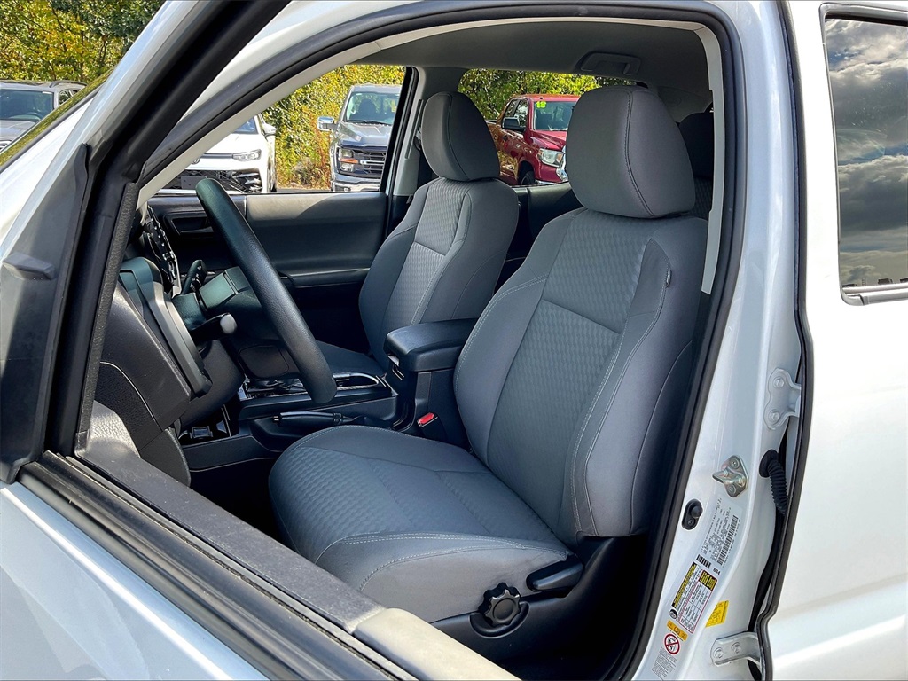2020 Toyota Tacoma SR photo 9