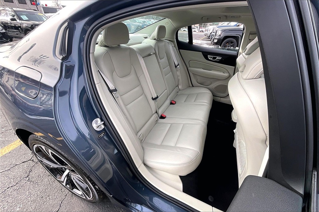 2024 VOLVO S60 - Image 24
