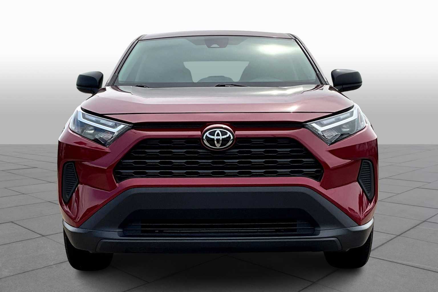 2023 Toyota RAV4 LE photo 3