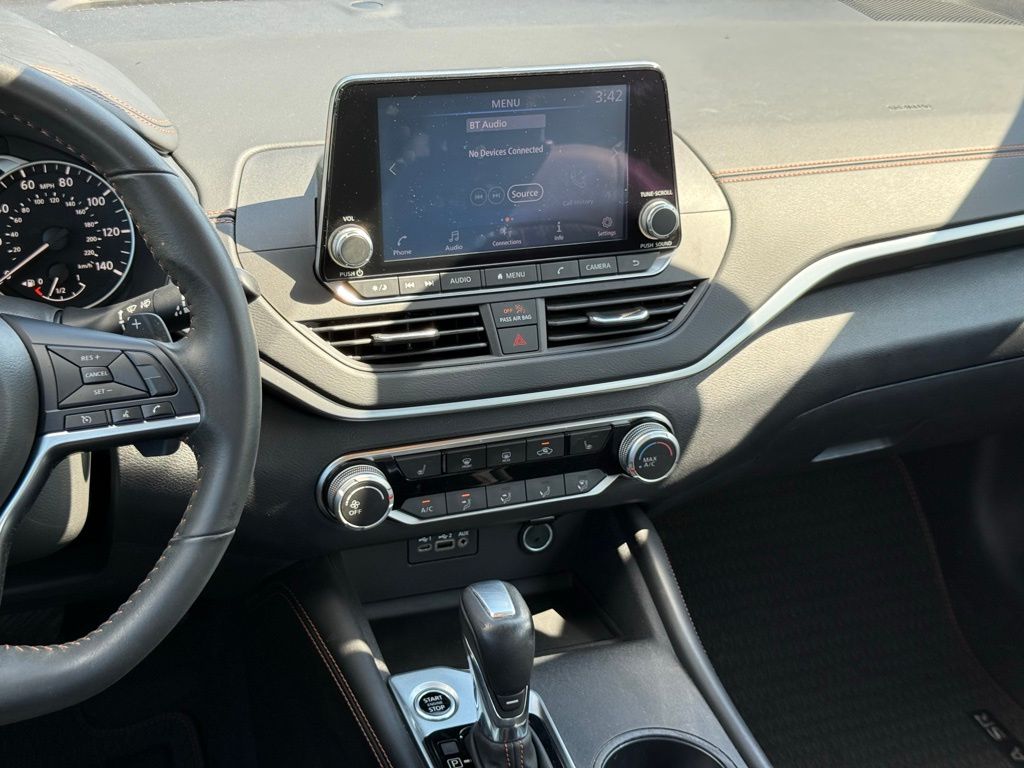 2022 Nissan Altima 2.5 SR photo 26