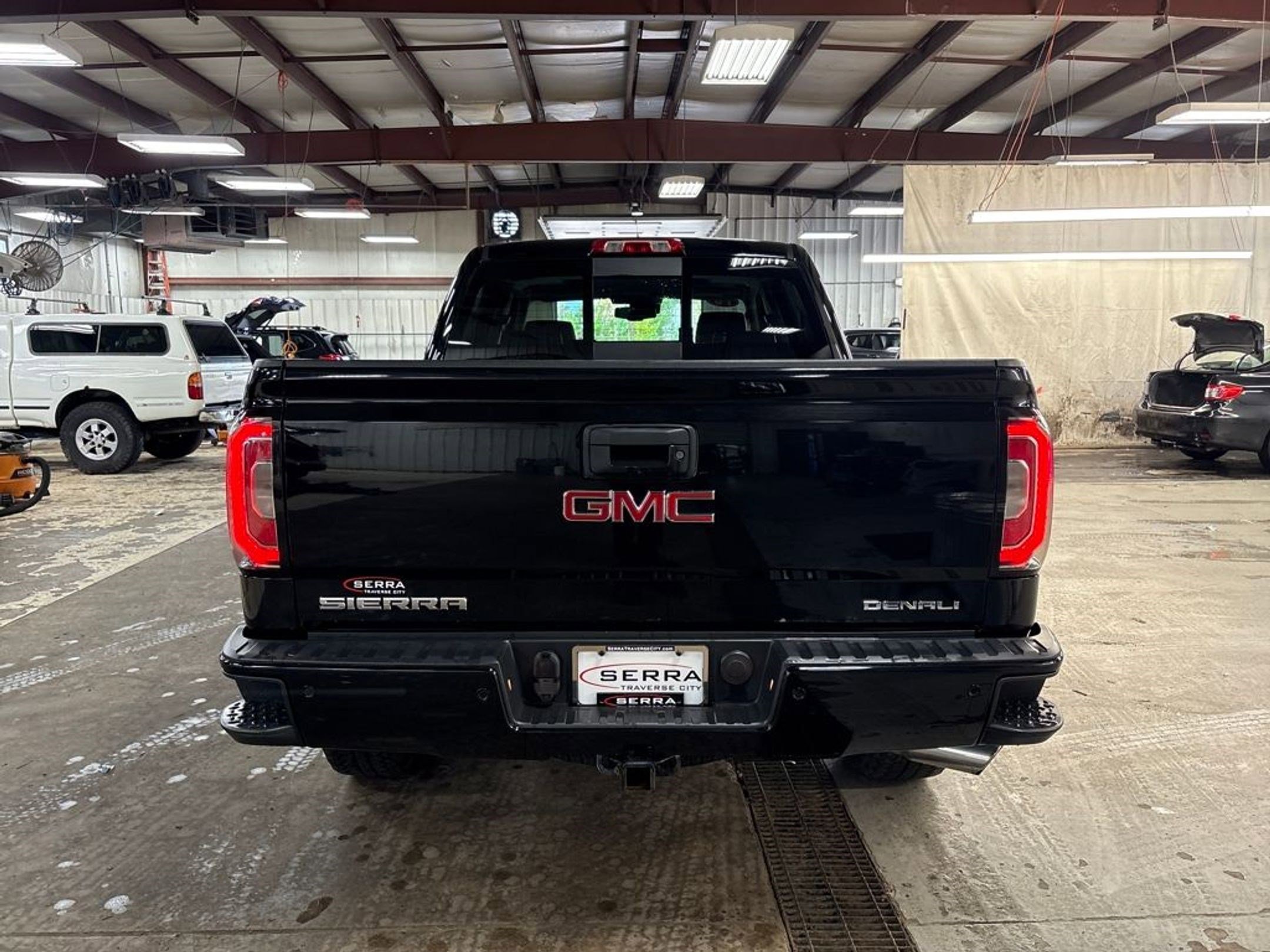2016 Gmc Sierra 1500 Denali photo 2
