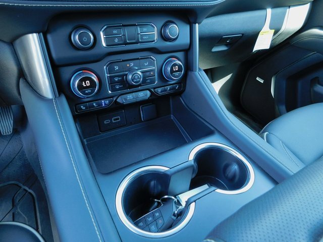 2024 Chevrolet Suburban Premier photo 23