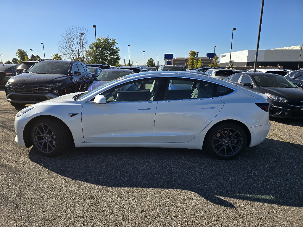 2019 Tesla Model 3 Long Range photo 2