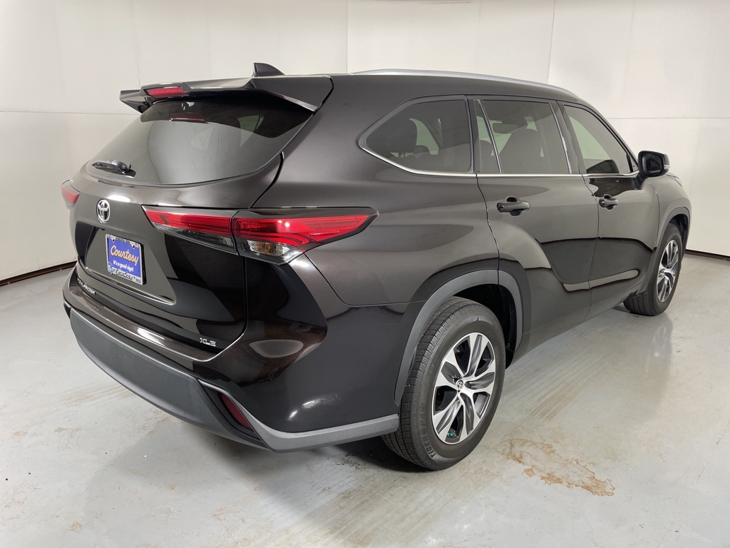 2022 Toyota Highlander XLE photo 7