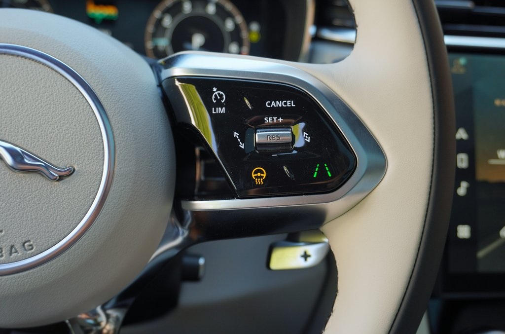 2026 JAGUAR F-PACE - Image 16