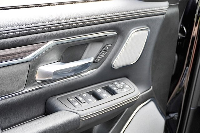 New 2026 Diamond Black Crystal Pearl-Coat Exterior Paint RAM Laramie image 29