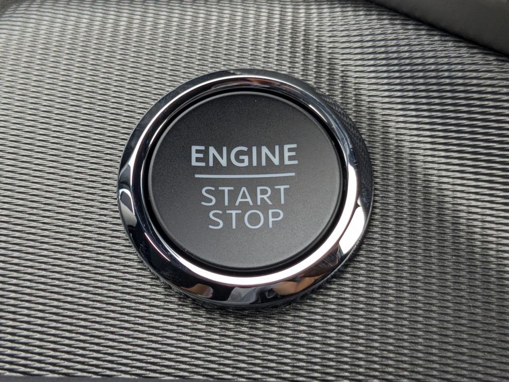 2025 Ford Explorer ST-Line photo 29