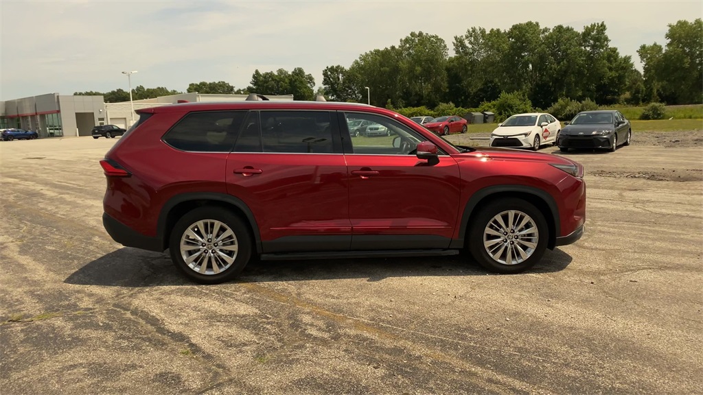 2024 Toyota Grand Highlander Platinum photo 9