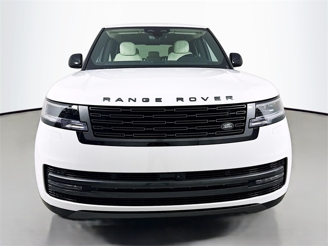 2025 Land Rover Range Rover SE photo 2